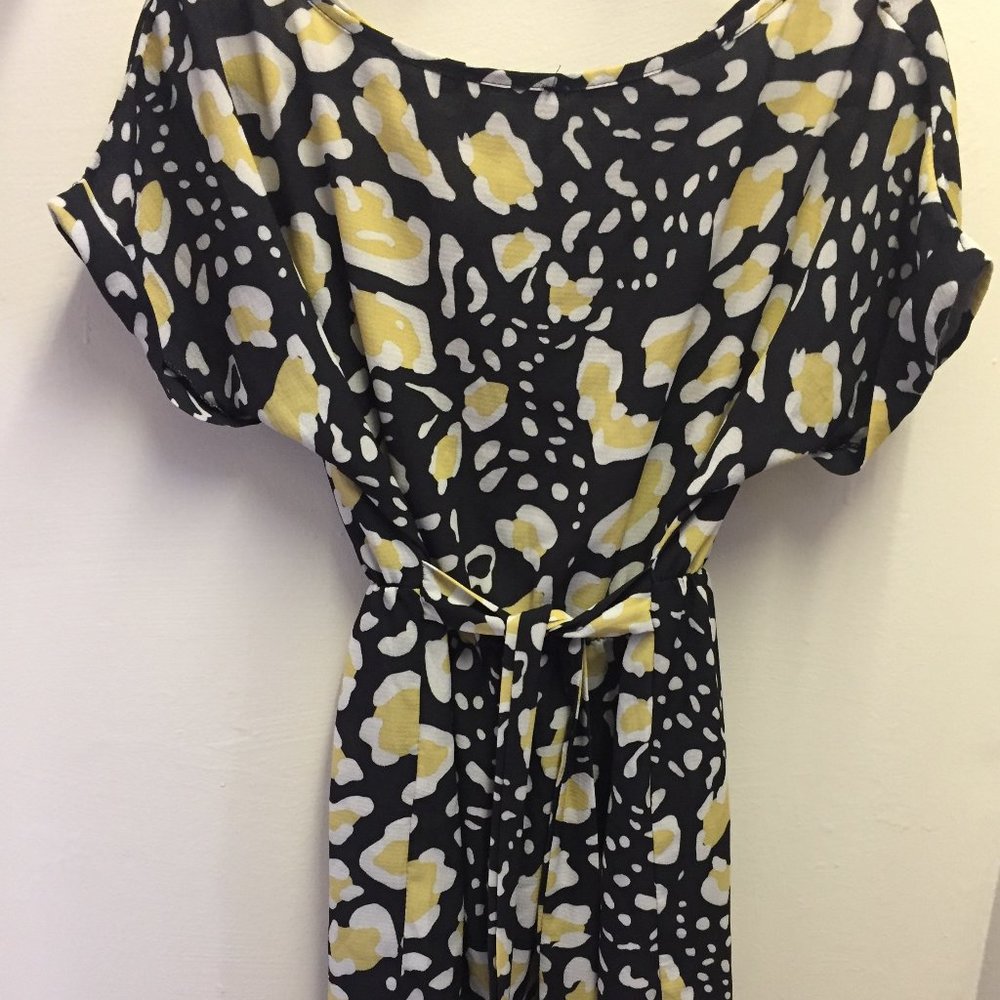 Yellow and Black Dress With Strap Waist Size M